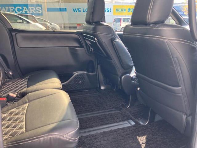 ヴォクシー ＺＳキラメキ２　保証書／純正　１０インチ　ＳＤナビ／衝突安全装置／両側電動スライドドア／車線逸脱防止支援システム／ヘッドランプ　ＬＥＤ／ＥＴＣ／ＥＢＤ付ＡＢＳ／横滑り防止装置／アイドリングストップ／フルセグＴＶ（5枚目）