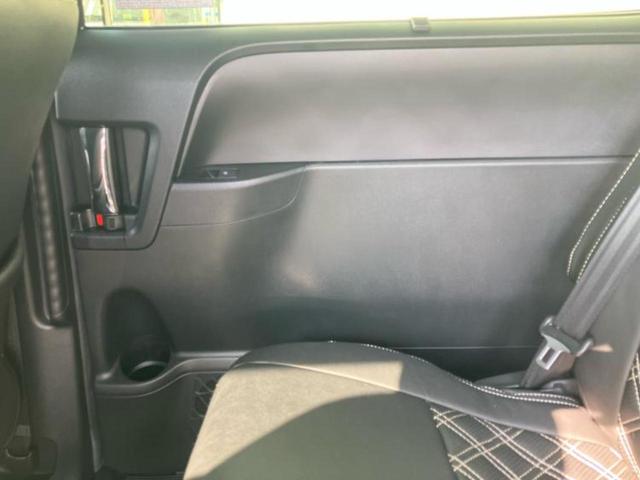 ヴォクシー ＺＳキラメキ２　保証書／純正　１０インチ　ＳＤナビ／衝突安全装置／両側電動スライドドア／車線逸脱防止支援システム／ヘッドランプ　ＬＥＤ／ＥＴＣ／ＥＢＤ付ＡＢＳ／横滑り防止装置／アイドリングストップ／フルセグＴＶ（24枚目）