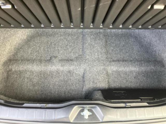 ヴォクシー ＺＳキラメキ２　保証書／純正　１０インチ　ＳＤナビ／衝突安全装置／両側電動スライドドア／車線逸脱防止支援システム／ヘッドランプ　ＬＥＤ／ＥＴＣ／ＥＢＤ付ＡＢＳ／横滑り防止装置／アイドリングストップ／フルセグＴＶ（26枚目）