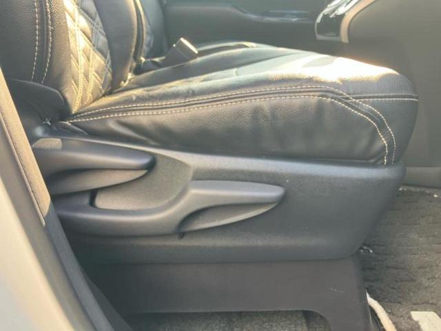 ヴォクシー ＺＳキラメキ２　保証書／純正　１０インチ　ＳＤナビ／衝突安全装置／両側電動スライドドア／車線逸脱防止支援システム／ヘッドランプ　ＬＥＤ／ＥＴＣ／ＥＢＤ付ＡＢＳ／横滑り防止装置／アイドリングストップ／フルセグＴＶ（40枚目）