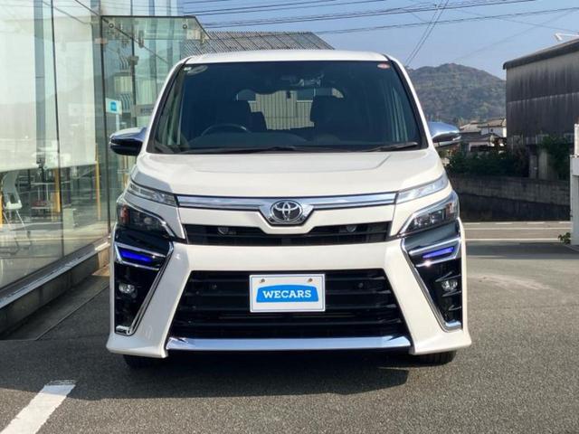 ヴォクシー ＺＳキラメキ２　保証書／純正　１０インチ　ＳＤナビ／衝突安全装置／両側電動スライドドア／車線逸脱防止支援システム／ヘッドランプ　ＬＥＤ／ＥＴＣ／ＥＢＤ付ＡＢＳ／横滑り防止装置／アイドリングストップ／フルセグＴＶ（41枚目）