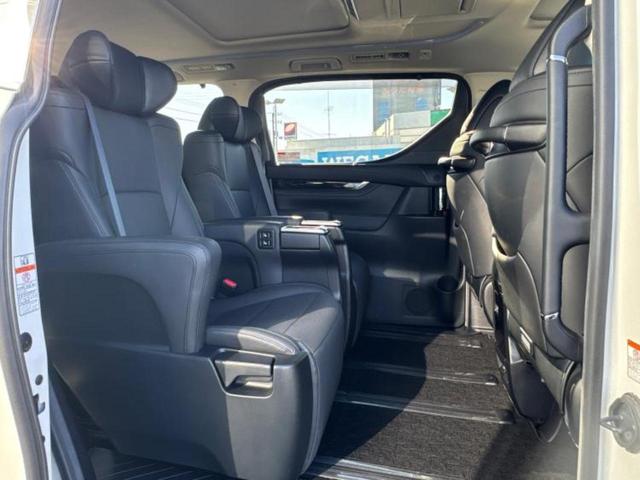 アルファード Ｓ　Ｃパッケージ　新品タイヤ／サンルーフ／純正エアロ／ディスプレイオーディオ／フリップダウンモニター／両側電動スライドドア／シート　フルレザー／電動バックドア／ヘッドランプ　ＬＥＤ／ＥＴＣ／ＥＢＤ付ＡＢＳ　革シート（5枚目）