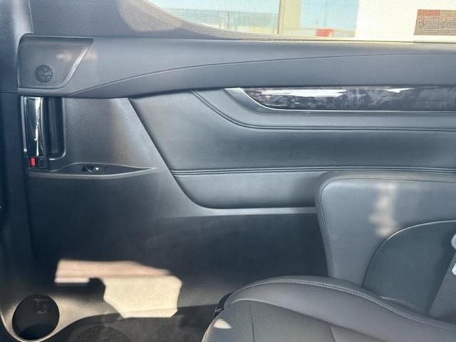 アルファード Ｓ　Ｃパッケージ　新品タイヤ／サンルーフ／純正エアロ／ディスプレイオーディオ／フリップダウンモニター／両側電動スライドドア／シート　フルレザー／電動バックドア／ヘッドランプ　ＬＥＤ／ＥＴＣ／ＥＢＤ付ＡＢＳ　革シート（23枚目）