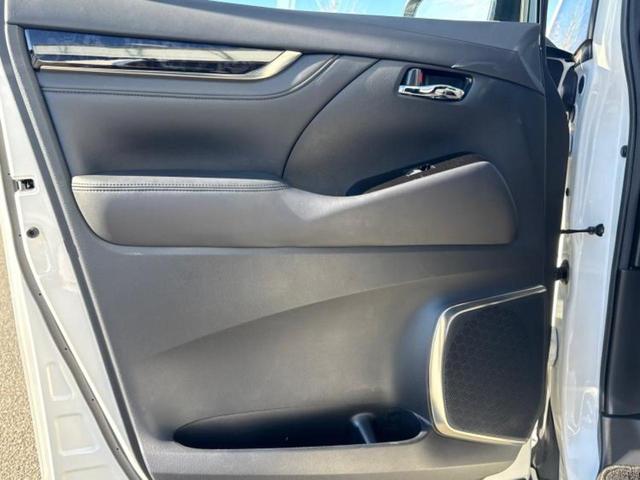 アルファード Ｓ　Ｃパッケージ　新品タイヤ／サンルーフ／純正エアロ／ディスプレイオーディオ／フリップダウンモニター／両側電動スライドドア／シート　フルレザー／電動バックドア／ヘッドランプ　ＬＥＤ／ＥＴＣ／ＥＢＤ付ＡＢＳ　革シート（24枚目）