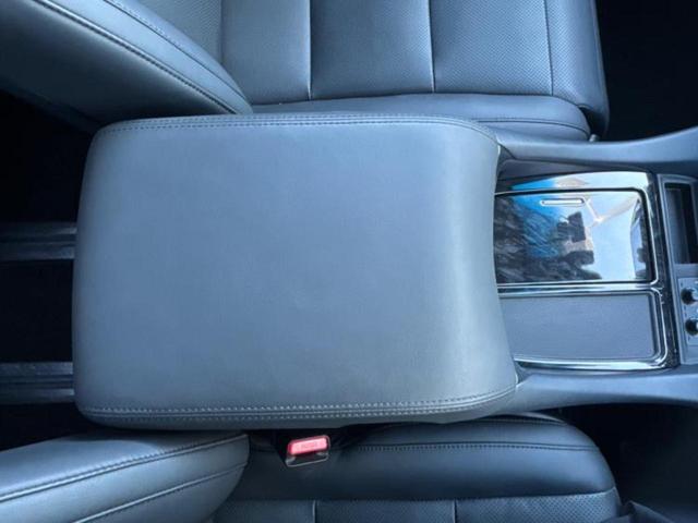 アルファード Ｓ　Ｃパッケージ　新品タイヤ／サンルーフ／純正エアロ／ディスプレイオーディオ／フリップダウンモニター／両側電動スライドドア／シート　フルレザー／電動バックドア／ヘッドランプ　ＬＥＤ／ＥＴＣ／ＥＢＤ付ＡＢＳ　革シート（37枚目）