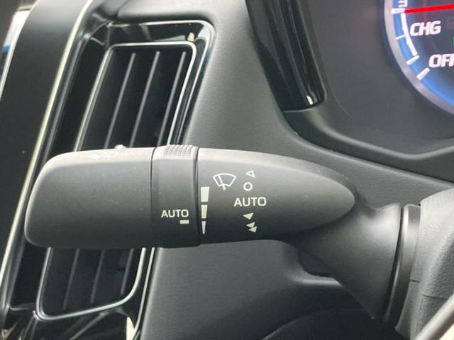 クラウンハイブリッド ＲＳアドバンス　保証書／純正　８インチ　ＳＤナビ／衝突安全装置／シートヒーター／車線逸脱防止支援システム／シート　ハーフレザー／ヘッドランプ　ＬＥＤ／ＥＴＣ／ＥＢＤ付ＡＢＳ／横滑り防止装置／アイドリングストップ（17枚目）