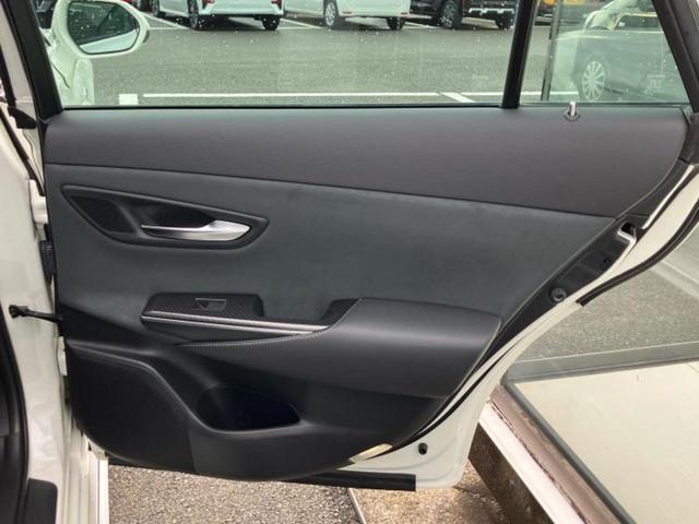 クラウンハイブリッド ＲＳアドバンス　保証書／純正　８インチ　ＳＤナビ／衝突安全装置／シートヒーター／車線逸脱防止支援システム／シート　ハーフレザー／ヘッドランプ　ＬＥＤ／ＥＴＣ／ＥＢＤ付ＡＢＳ／横滑り防止装置／アイドリングストップ（21枚目）