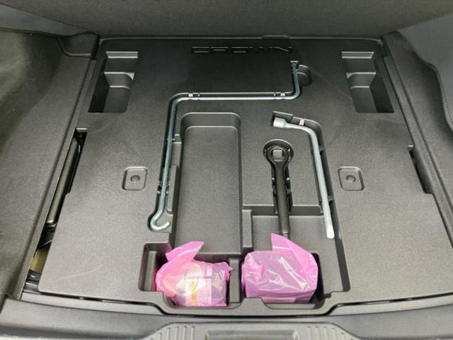 クラウンハイブリッド ＲＳアドバンス　保証書／純正　８インチ　ＳＤナビ／衝突安全装置／シートヒーター／車線逸脱防止支援システム／シート　ハーフレザー／ヘッドランプ　ＬＥＤ／ＥＴＣ／ＥＢＤ付ＡＢＳ／横滑り防止装置／アイドリングストップ（24枚目）