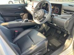 「この車の写真をもっと見たい」「状態が気になる」「この装備はついている？」どんな小さな疑問でもお気軽にお問い合わせください！ 4