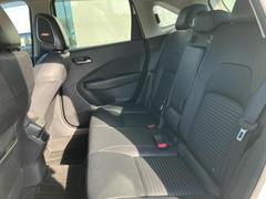 ＷＥＣＡＲＳでは各商談席に大型モニターをご用意しております！見やすい大画面でゆったりと全国の在庫をご覧いただけます！是非ご来店お待ちしております！ 7