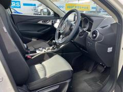 「この車の写真をもっと見たい」「状態が気になる」「この装備はついている？」どんな小さな疑問でもお気軽にお問い合わせください！ 4