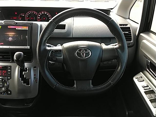 ヴォクシー ZS 煌III 両側電動スライド キーレス フルセグ ナビ&TV 乗車定員8人 エアバッグ オートマ フル装備 助手席エアバッグ HIDヘッドライト ETC バックカメラ スマートキー(8枚目)