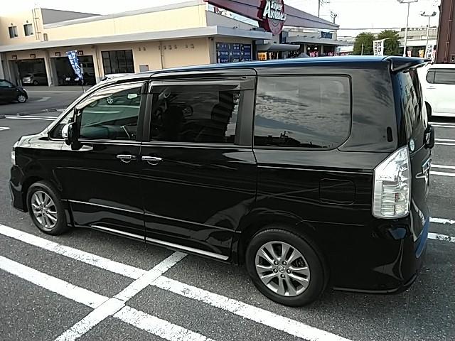 ヴォクシー ZS 煌III 両側電動スライド キーレス フルセグ ナビ&TV 乗車定員8人 エアバッグ オートマ フル装備 助手席エアバッグ HIDヘッドライト ETC バックカメラ スマートキー(16枚目)