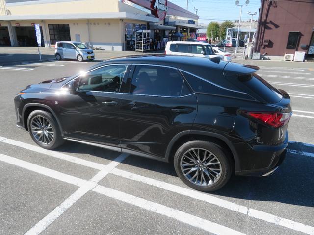 RX RX300 Fスポーツ ワンオーナー サンルーフ 革シート キーレス フルセグ ナビ&TV 20アルミホイール エアバッグ 電動シート オートマ ディーラー車 フル装備 安全装備 助手席エアバッグ サイドエアバッグ ETC(5枚目)