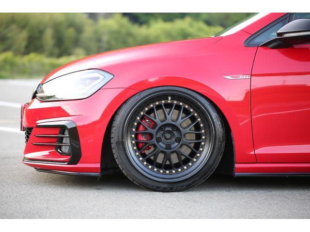 ゴルフＧＴＩ ベースグレード　後期　エアフォースエアサス公認　ＷＯＲＫ１８ＡＷ　ＣＯＸマフラー　レイヤーサウンドオーディオシステム　ルーフラッピング　ナビ　バックカメラ　ＥＴＣ　前後ドライブレコーダー　純正オプションサブウーファー（11枚目）