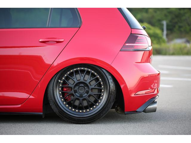ゴルフＧＴＩ ベースグレード　後期　エアフォースエアサス公認　ＷＯＲＫ１８ＡＷ　ＣＯＸマフラー　レイヤーサウンドオーディオシステム　ルーフラッピング　ナビ　バックカメラ　ＥＴＣ　前後ドライブレコーダー　純正オプションサブウーファー（12枚目）