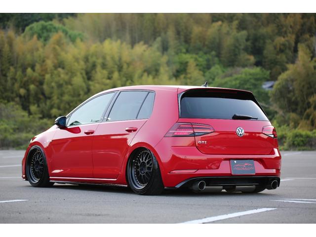 ゴルフＧＴＩ ベースグレード　後期　エアフォースエアサス公認　ＷＯＲＫ１８ＡＷ　ＣＯＸマフラー　レイヤーサウンドオーディオシステム　ルーフラッピング　ナビ　バックカメラ　ＥＴＣ　前後ドライブレコーダー　純正オプションサブウーファー（14枚目）