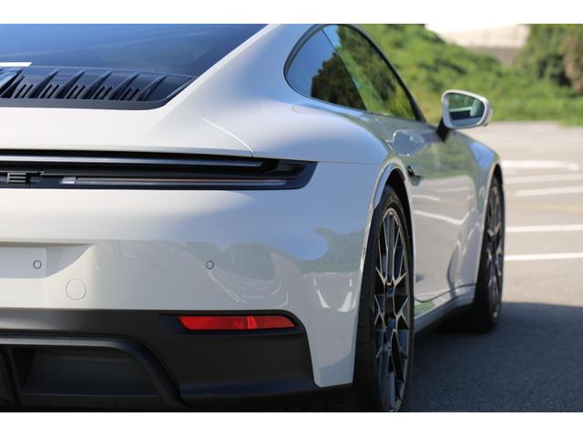９１１ ９１１カレラＧＴＳ　後期　ＰＤＫ　ＧＴＳインテリアＰＫＧ　フロントリフター　マトリックスＬＥＤライト　ＢＯＳＥサウンドシステム　サブセコンドクロック　センターコンソールエンボス加工　カスタムフロアマット　イオナイザー（20枚目）