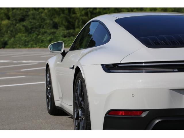 ９１１ ９１１カレラＧＴＳ　後期　ＰＤＫ　ＧＴＳインテリアＰＫＧ　フロントリフター　マトリックスＬＥＤライト　ＢＯＳＥサウンドシステム　サブセコンドクロック　センターコンソールエンボス加工　カスタムフロアマット　イオナイザー（21枚目）