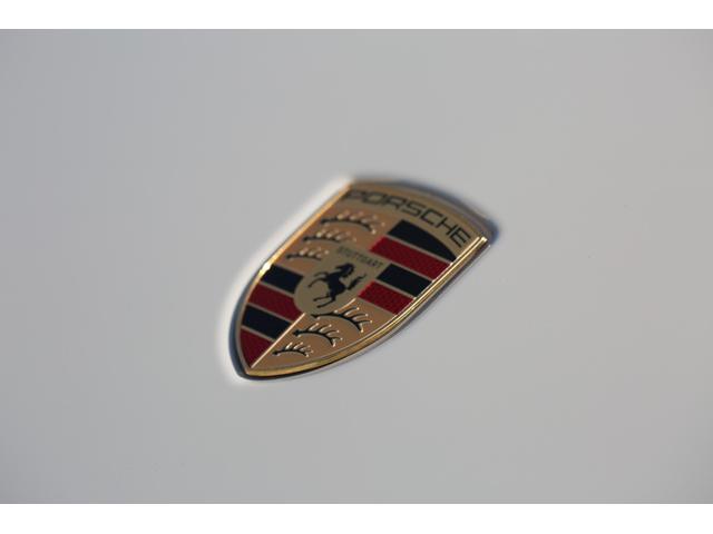 ９１１ ９１１カレラＧＴＳ　後期　ＰＤＫ　ＧＴＳインテリアＰＫＧ　フロントリフター　マトリックスＬＥＤライト　ＢＯＳＥサウンドシステム　サブセコンドクロック　センターコンソールエンボス加工　カスタムフロアマット　イオナイザー（32枚目）