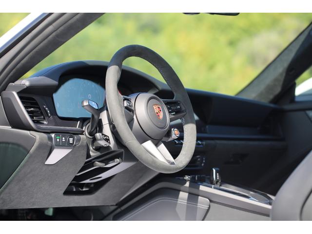 ９１１ ９１１カレラＧＴＳ　後期　ＰＤＫ　ＧＴＳインテリアＰＫＧ　フロントリフター　マトリックスＬＥＤライト　ＢＯＳＥサウンドシステム　サブセコンドクロック　センターコンソールエンボス加工　カスタムフロアマット　イオナイザー（33枚目）