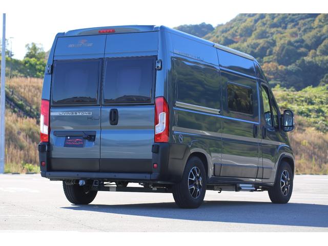 デュカト 　キャンピング　リバーストーンＫＪ　ＦＦヒーター　右ハンドル　９ＡＴ　冷蔵庫　２口コンロ　シンク　ナビ　クリアランスソナー　サブバッテリー　ヒッチメンバー　２３００ｃｃ　４名乗車（16枚目）