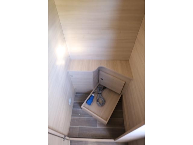 デュカト 　キャンピング　リバーストーンＫＪ　ＦＦヒーター　右ハンドル　９ＡＴ　冷蔵庫　２口コンロ　シンク　ナビ　クリアランスソナー　サブバッテリー　ヒッチメンバー　２３００ｃｃ　４名乗車（58枚目）