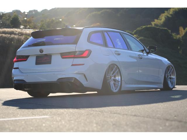 ３シリーズ ３３０ｉツーリング　Ｍスポーツ　エアサス公認　ＡＩＲＲＥＸエアサス　ブリクストンフォージド２０ＡＷ　ブレンボブレーキ　３Ｄデザインエアロ　ＦｉＥＸＨＡＵＳＴマフラー　ＥＶＥＮＴＵＲＩカーボンインテークキット　ＤＶＤプレイヤー（13枚目）