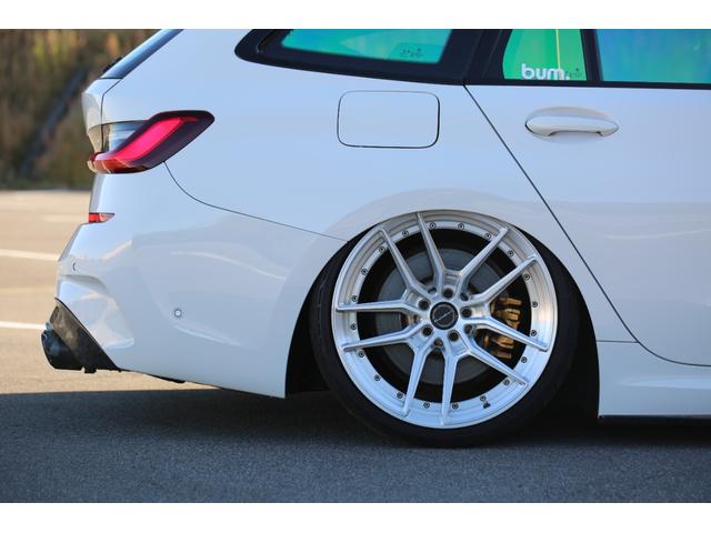 ３シリーズ ３３０ｉツーリング　Ｍスポーツ　エアサス公認　ＡＩＲＲＥＸエアサス　ブリクストンフォージド２０ＡＷ　ブレンボブレーキ　３Ｄデザインエアロ　ＦｉＥＸＨＡＵＳＴマフラー　ＥＶＥＮＴＵＲＩカーボンインテークキット　ＤＶＤプレイヤー（19枚目）