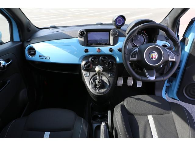 アバルト500 ベースグレード 社外フロントエアロ 社外シフトノブ ローダウン バブリング バックカメラ 5MT 純正アルミホイール レコードモンツァマフラー(2枚目)