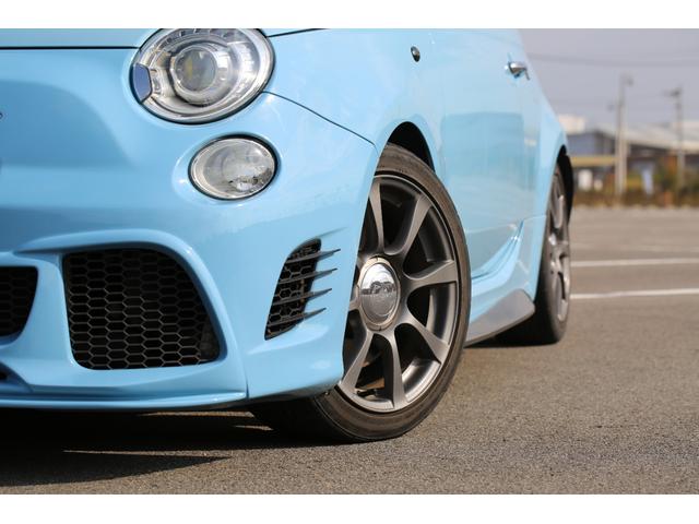アバルト500 ベースグレード 社外フロントエアロ 社外シフトノブ ローダウン バブリング バックカメラ 5MT 純正アルミホイール レコードモンツァマフラー(5枚目)