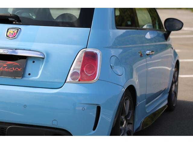 アバルト500 ベースグレード 社外フロントエアロ 社外シフトノブ ローダウン バブリング バックカメラ 5MT 純正アルミホイール レコードモンツァマフラー(17枚目)