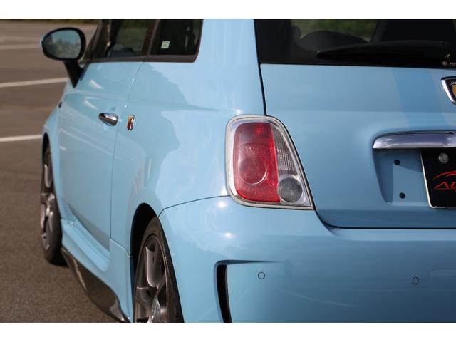 アバルト500 ベースグレード 社外フロントエアロ 社外シフトノブ ローダウン バブリング バックカメラ 5MT 純正アルミホイール レコードモンツァマフラー(18枚目)