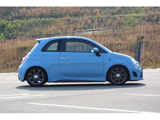 アバルト500 ベースグレード 社外フロントエアロ 社外シフトノブ ローダウン バブリング バックカメラ 5MT 純正アルミホイール レコードモンツァマフラー(22枚目)