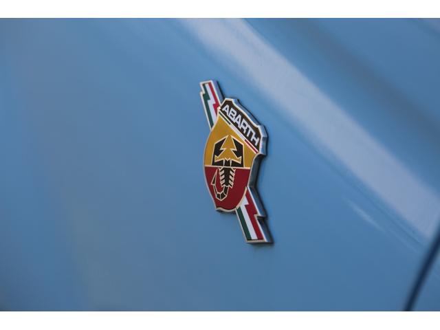 アバルト500 ベースグレード 社外フロントエアロ 社外シフトノブ ローダウン バブリング バックカメラ 5MT 純正アルミホイール レコードモンツァマフラー(24枚目)