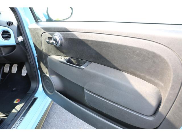 アバルト500 ベースグレード 社外フロントエアロ 社外シフトノブ ローダウン バブリング バックカメラ 5MT 純正アルミホイール レコードモンツァマフラー(31枚目)