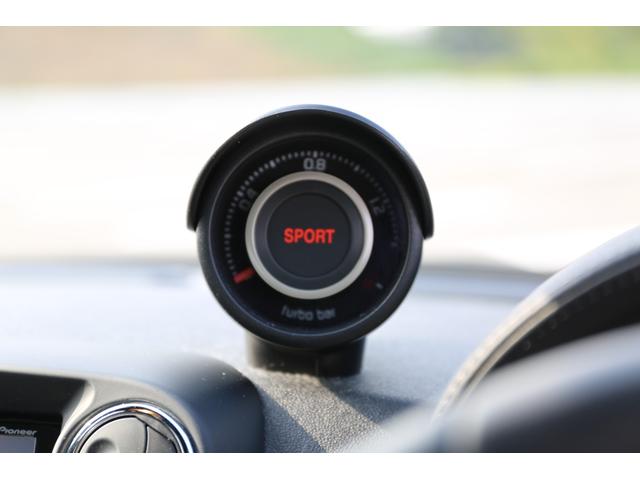 アバルト500 ベースグレード 社外フロントエアロ 社外シフトノブ ローダウン バブリング バックカメラ 5MT 純正アルミホイール レコードモンツァマフラー(34枚目)