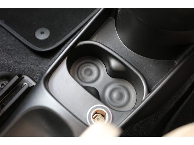 アバルト500 ベースグレード 社外フロントエアロ 社外シフトノブ ローダウン バブリング バックカメラ 5MT 純正アルミホイール レコードモンツァマフラー(39枚目)