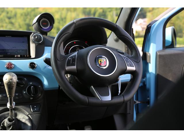 アバルト500 ベースグレード 社外フロントエアロ 社外シフトノブ ローダウン バブリング バックカメラ 5MT 純正アルミホイール レコードモンツァマフラー(44枚目)