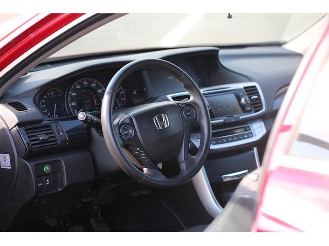 アコード ＥＸ　ＵＳホンダ　ＥＸ－Ｌ　Ｖ６　６速ミッション　サンルーフ　オートチェックレポート有り　バックカメラ　サイドカメラ　車高調　ＷＯＲＫ２０インチＡＷ　社外マフラー　シートヒーター　Ｂｌｕｅｔｏｏｔｈ接続（32枚目）