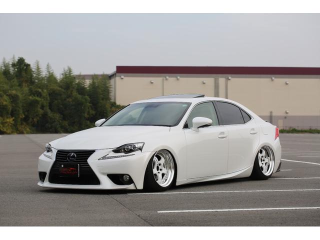 ＩＳ ＩＳ３００ｈ　バージョンＬ　エアサス公認　ＷＯＲＫ１８インチＡＷ　ＲＯＡＭＡＩＲ　サンルーフ　タイヤ４本新品　ベージュ内装　バックカメラ　ＥＴＣ　スマートキー　　パワーシート　シートメモリー付　ｂｌｕｅｔｏｏｔｈ接続（2枚目）