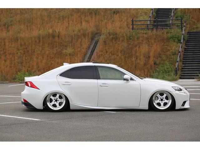 ＩＳ ＩＳ３００ｈ　バージョンＬ　エアサス公認　ＷＯＲＫ１８インチＡＷ　ＲＯＡＭＡＩＲ　サンルーフ　タイヤ４本新品　ベージュ内装　バックカメラ　ＥＴＣ　スマートキー　　パワーシート　シートメモリー付　ｂｌｕｅｔｏｏｔｈ接続（17枚目）