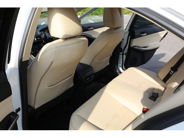 ＩＳ ＩＳ３００ｈ　バージョンＬ　エアサス公認　ＷＯＲＫ１８インチＡＷ　ＲＯＡＭＡＩＲ　サンルーフ　タイヤ４本新品　ベージュ内装　バックカメラ　ＥＴＣ　スマートキー　　パワーシート　シートメモリー付　ｂｌｕｅｔｏｏｔｈ接続（41枚目）