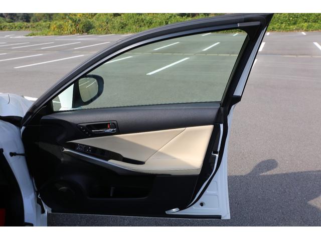 ＩＳ ＩＳ３００ｈ　バージョンＬ　エアサス公認　ＷＯＲＫ１８インチＡＷ　ＲＯＡＭＡＩＲ　サンルーフ　タイヤ４本新品　ベージュ内装　バックカメラ　ＥＴＣ　スマートキー　　パワーシート　シートメモリー付　ｂｌｕｅｔｏｏｔｈ接続（42枚目）