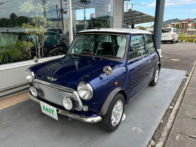 MINI クーパー ワンオーナー/黒革シート/純正12インチAW/MT(7枚目)