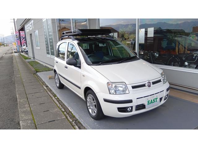 ニューパンダ Ｍａｘｉ　サンルーフ／ルーフキャリア／エアコン／ナビ／フルセグ／ＣＤ／パワーウィンドウ／キーレス／フロントフォグランプ（4枚目）