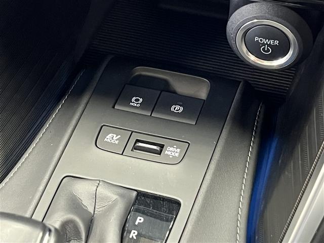 ハリアーハイブリッド Ｚ　ＬＥＤヘッドランプ　バックモニター　ブラインドスポットモニター　パノラミックビューモニター　ドライブレコーダー　Ｔ－Ｃｏｎｎｅｃｔナビ　フルセグ　メディアプレイヤー接続　パワーシート　純正アルミ（28枚目）