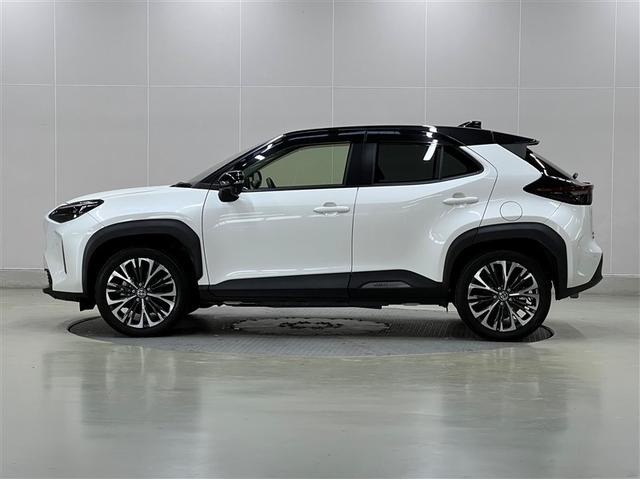 ヤリスクロス ハイブリッドZ 衝突被害軽減ブレーキ ペダル踏み間違い急発進抑制装置 デュアル+サイドエアバッグ ABS 純正アルミホイール モケットシート パワステ パワーウィンドウ(2枚目)