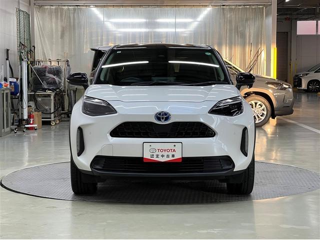 ヤリスクロス ハイブリッドZ 衝突被害軽減ブレーキ ペダル踏み間違い急発進抑制装置 デュアル+サイドエアバッグ ABS 純正アルミホイール モケットシート パワステ パワーウィンドウ(4枚目)