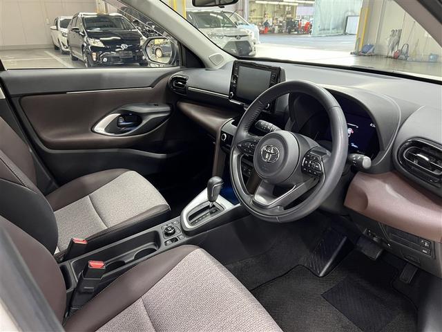 ヤリスクロス ハイブリッドZ 衝突被害軽減ブレーキ ペダル踏み間違い急発進抑制装置 デュアル+サイドエアバッグ ABS 純正アルミホイール モケットシート パワステ パワーウィンドウ(9枚目)